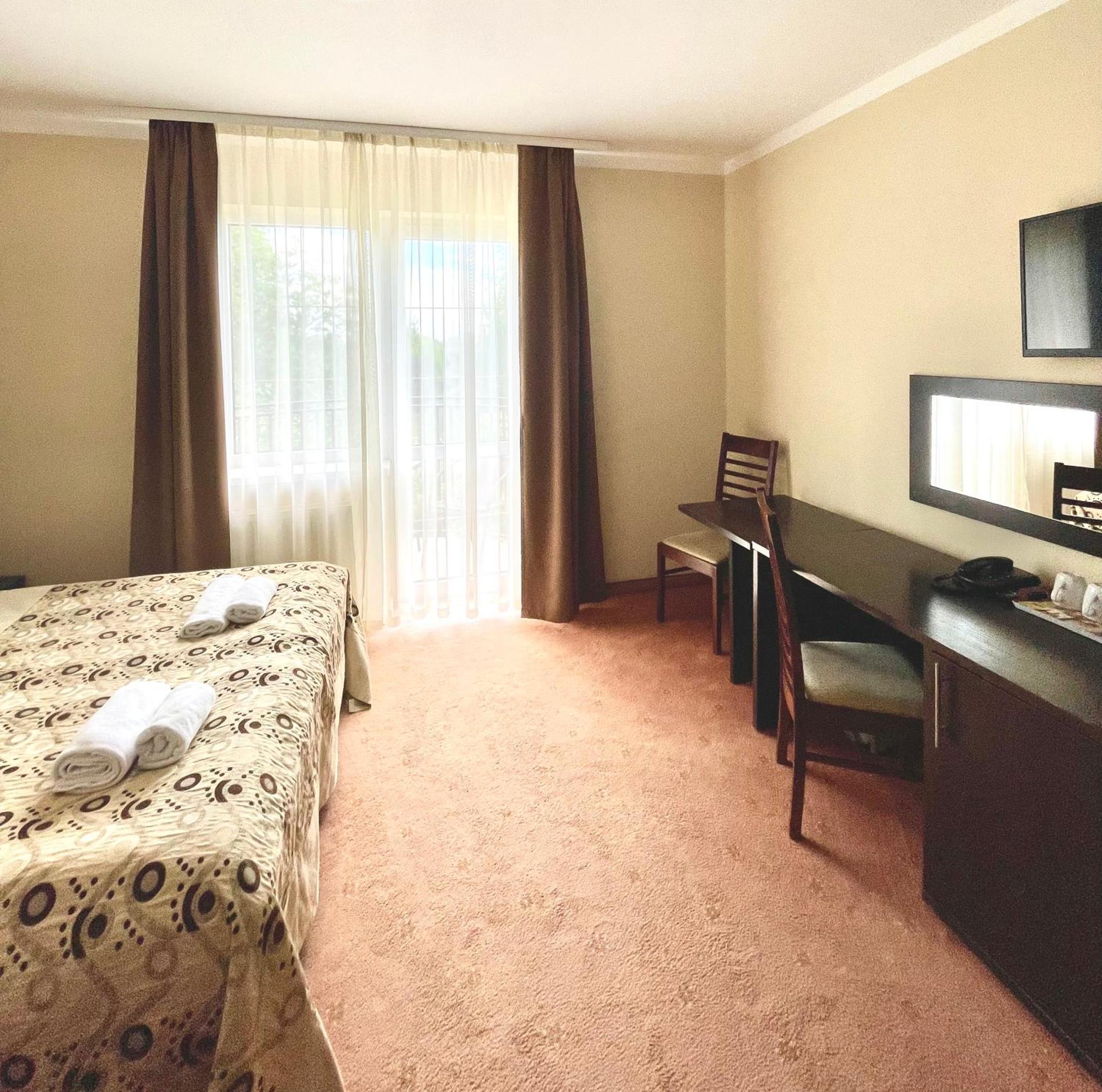 Riviera -Adults Only Villa เรวัล ภายนอก รูปภาพ